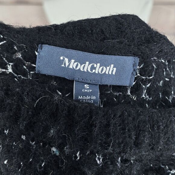 ModCloth Nipping at Your Nose Cropped Sweater Black Small Metallic Eyelash Knit - Picture 8 of 8